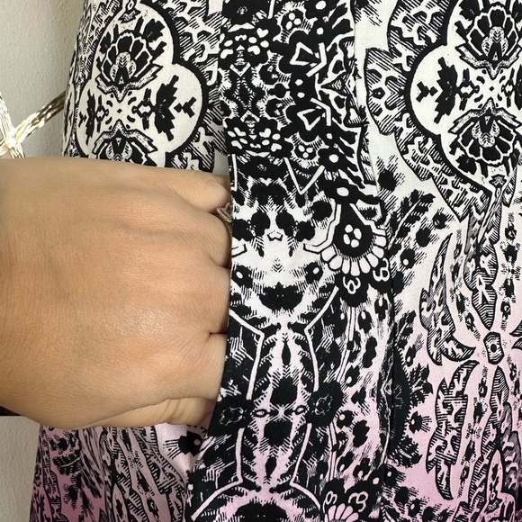 Maggy London Black, White, Purple Ombré A-line Midi Dress Halter Neckline (878) - Picture 3 of 17